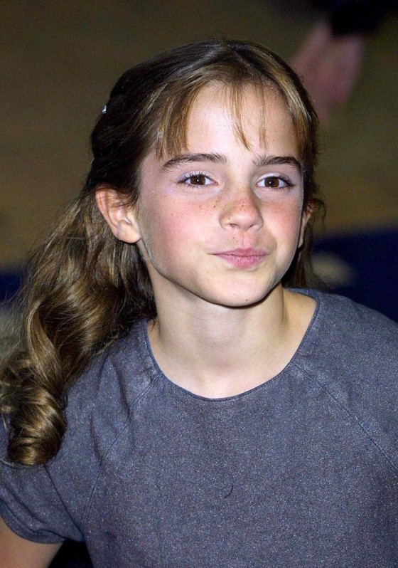 La-demie-queue-d-Emma-Watson-en-Novembre-2001_portrait_w674